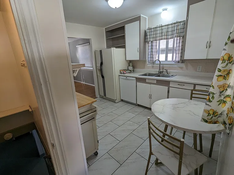 2404 W Kiernan Ave — Photo 22