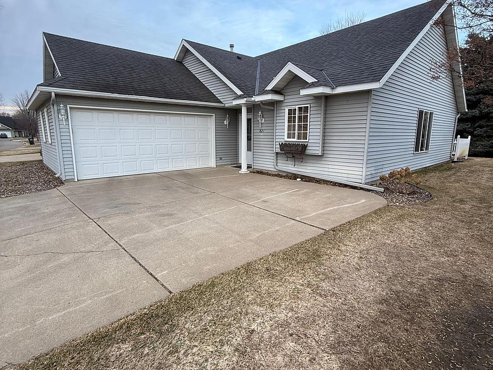 1st image of 821 Aspen Cir