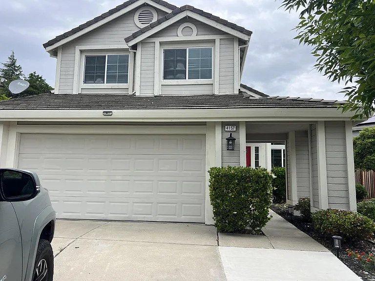 4157 Folsom Dr — Photo 2