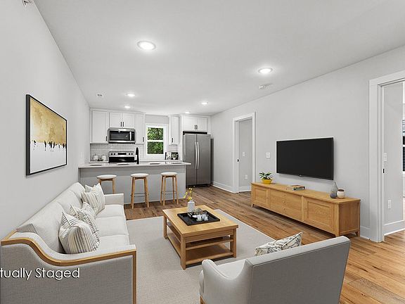 2nd image of 960 Diamond Ave NE #3