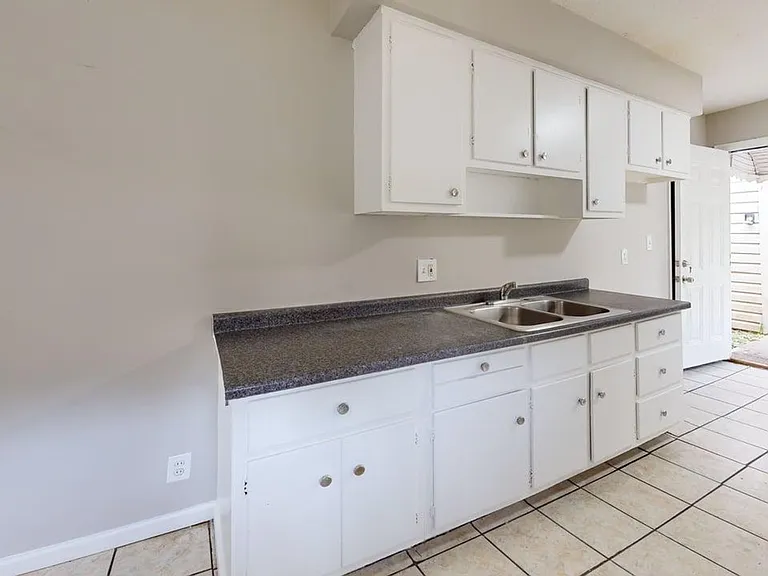583 Chittenden St — Photo 3