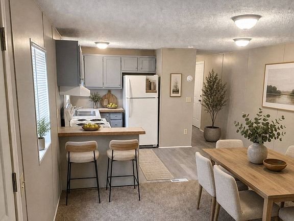 4th image of 116 Pinewood Est #116