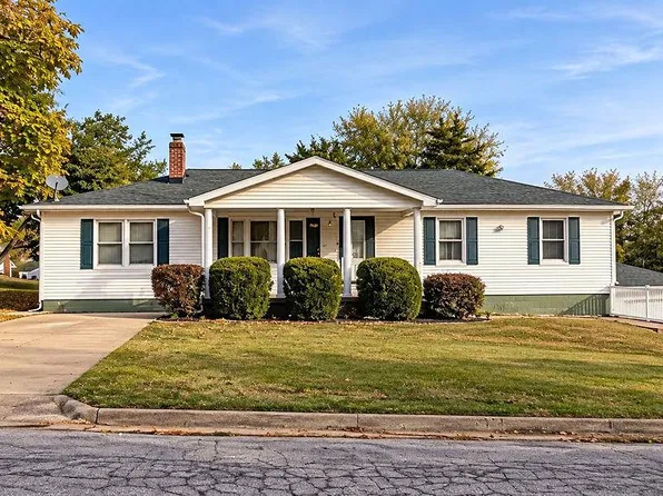 221 S Washington St, De Soto, MO 63020