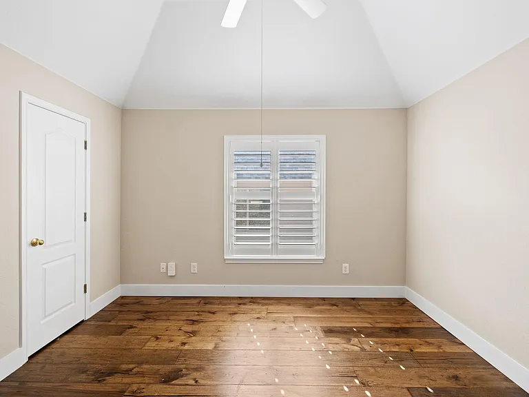 8112 Cobblestone — Photo 27