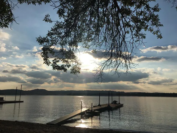 310/312 N Cove Rd, Hudson, WI 54016