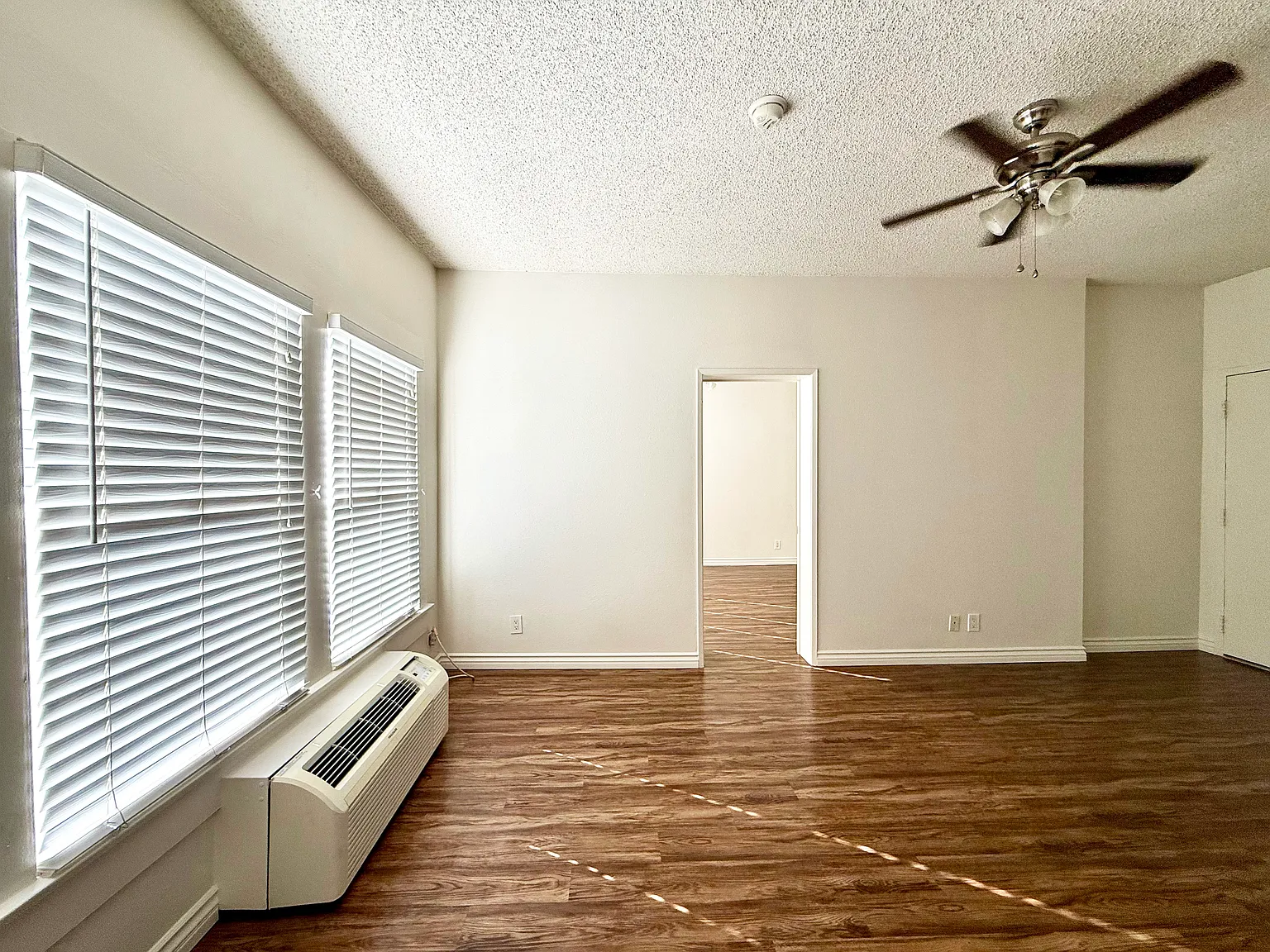 Marengo Apartments — Photo 4