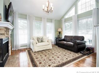 226 Carriage Crossing Ln, Middletown, CT 06457