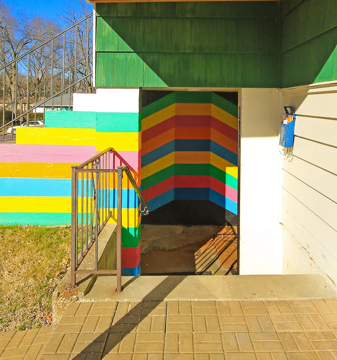 102 Tracy Dr — Photo 3