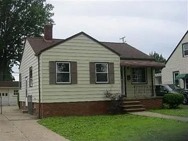 13905 Emery Ave photo 1