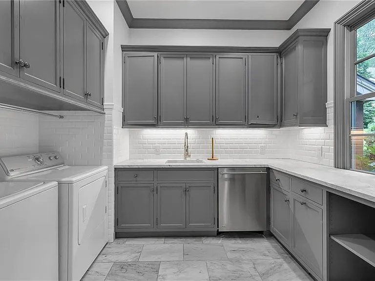 425 Broadland Rd NW — Photo 26