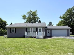 814 S Market St, Knoxville, IL 61448
