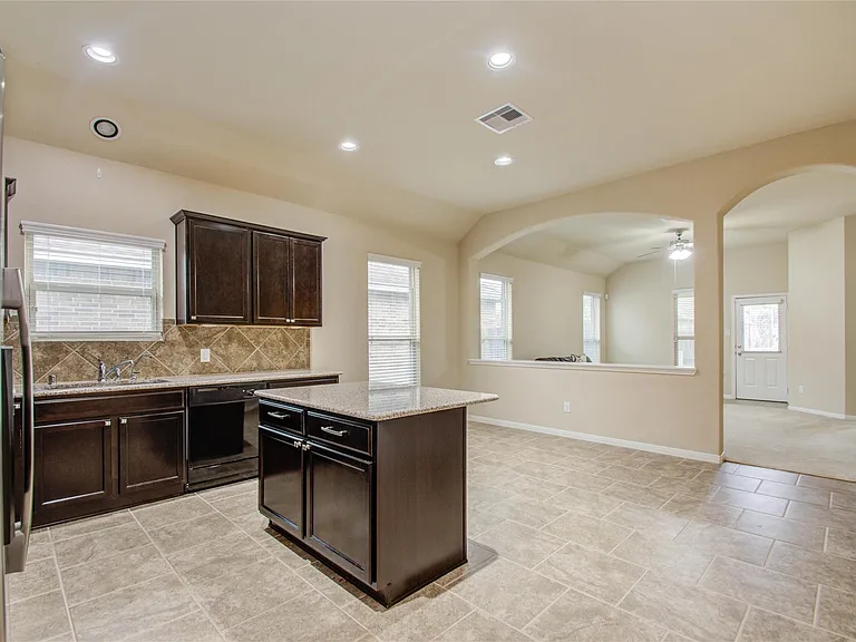 8710 Austin Thomas Dr — Photo 8