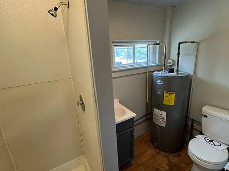 716 Baxter St — Photo 5