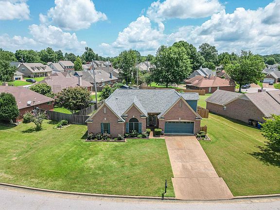 3rd image of 3102 Shadow Green Ln