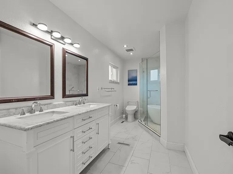 1742 Naglee Ave — Photo 9