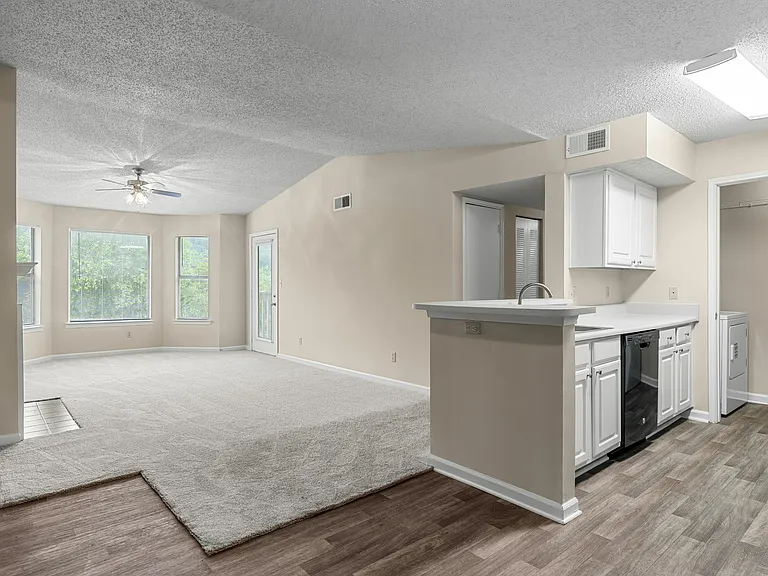 Avana Bellevue — Photo 12