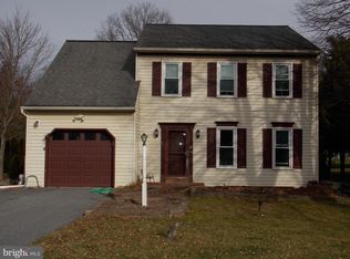 11 Teakwood Cir, Elizabethtown, PA 17022