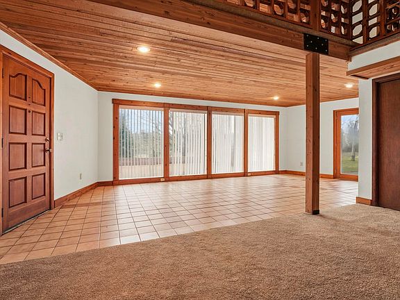 3rd image of 15709 S Cheney Spokane Rd