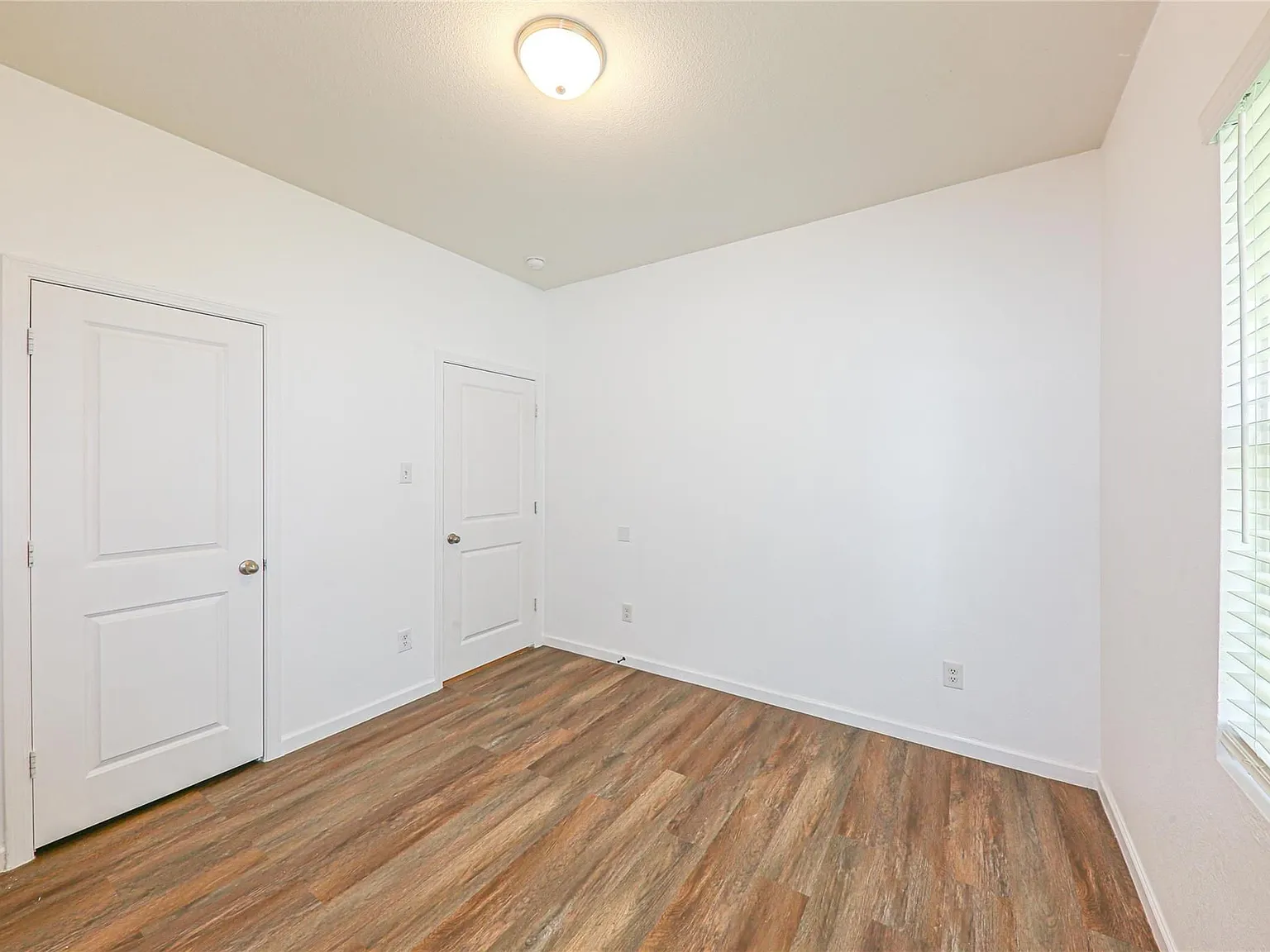 4 bed, 1884 sqft, $2,800 — Photo 3