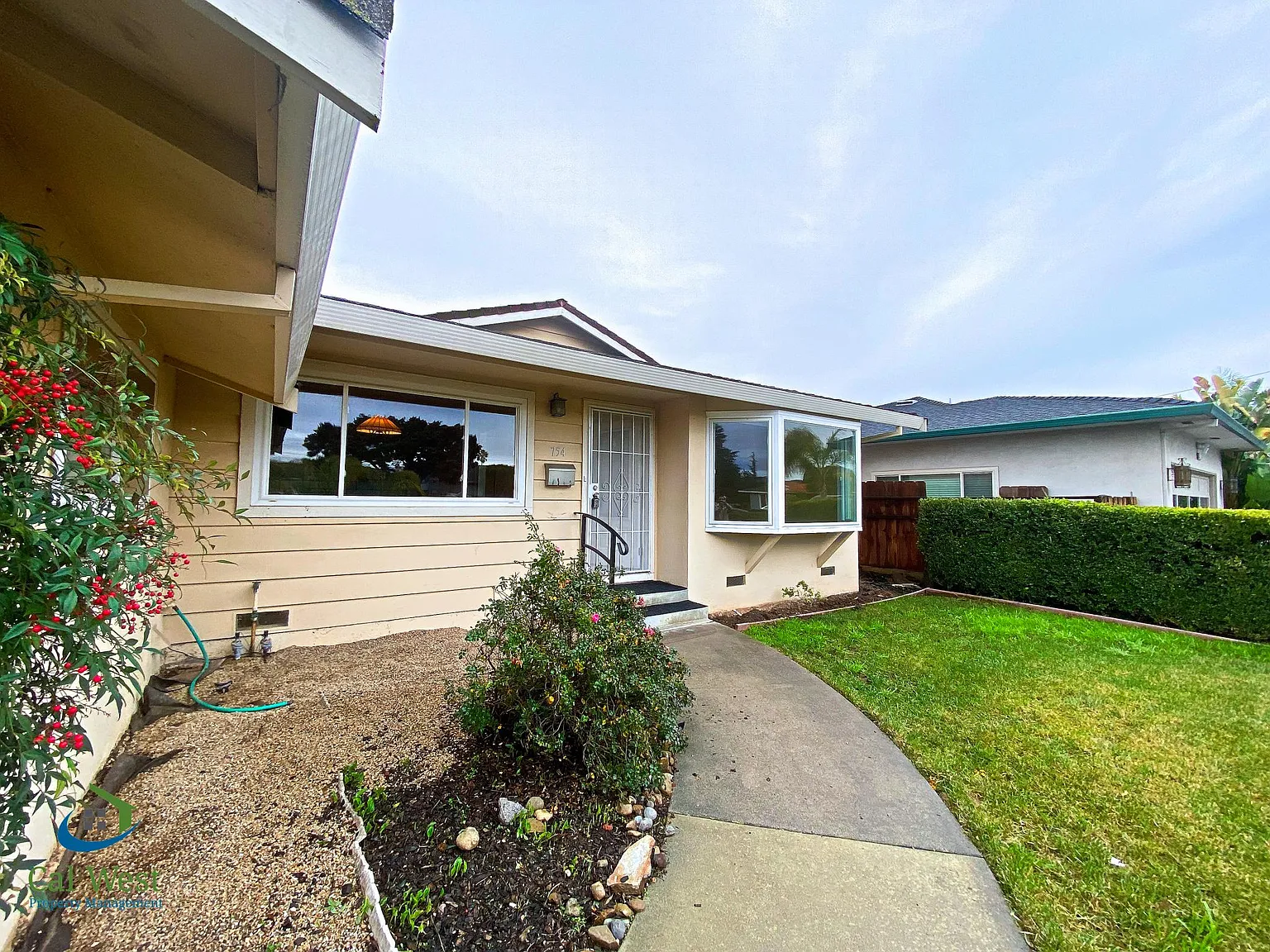 754 Lawrence Dr photo 1