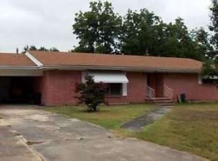 815 S Runnels St, De Kalb, TX 75559