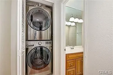 2 bed, 2.0 bath, 1100 sqft, $3,650 — Photo 4