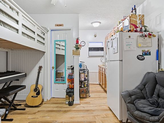 5th image of 120 Wilson Ave APT 5