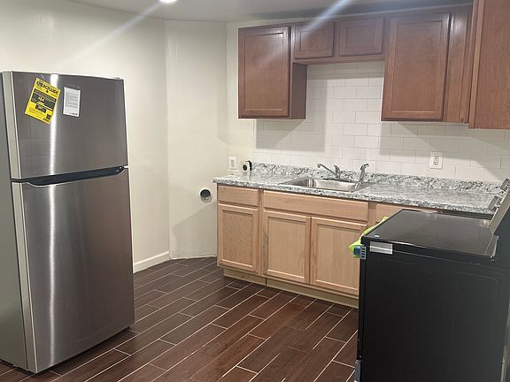 5th image of 362 Clinton Ave