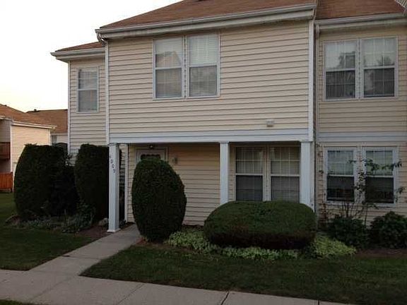 2nd image of 4009 Whispering Hills Pl