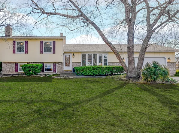 13055 W 28th St, Zion, IL 60099