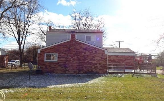 5th image of 6667 Lee Crest Dr