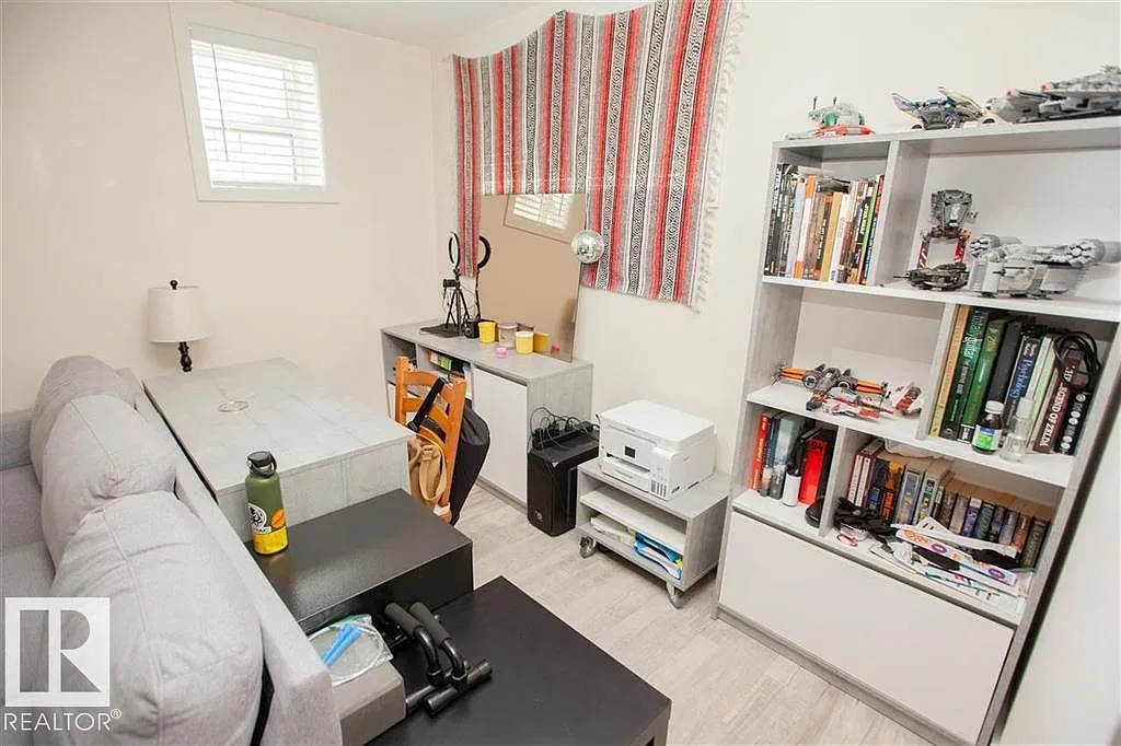 1 bed, 1.0 bath, 699 sqft, $999 — Photo 3