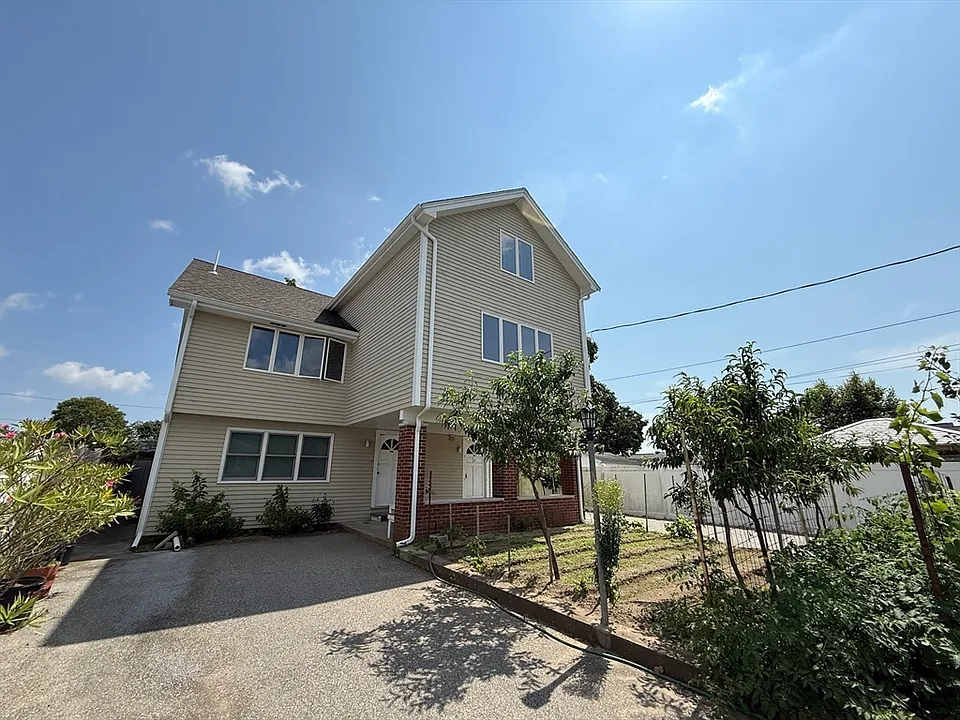 54 Pleasant St #A