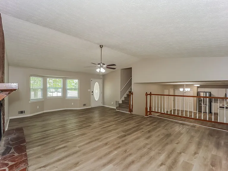 216 Slicky Rock Ct — Photo 5