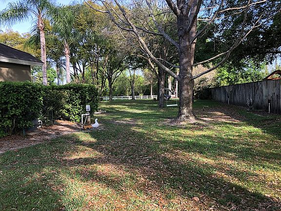 5th image of 4406 Gentrice Dr