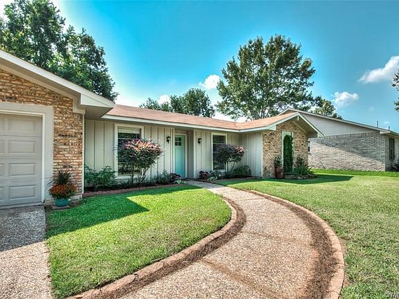 3rd image of 202 Benoist Cir