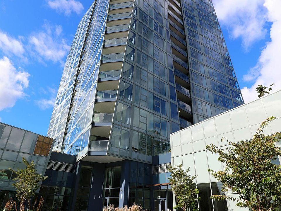 1st image of 704-188 Bellevue Way NE