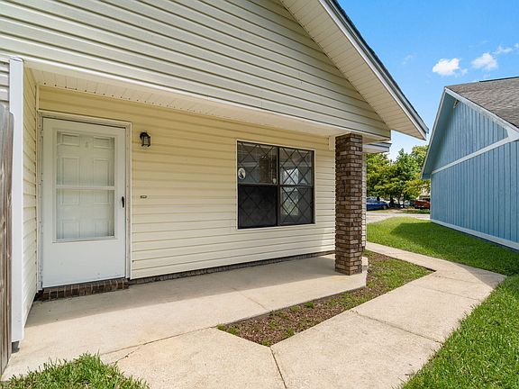 2nd image of 1718 Bennetts End