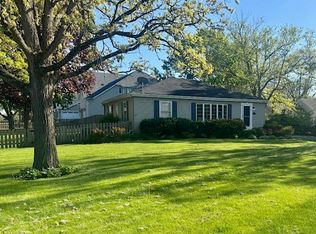 27W213 Manchester Rd, Winfield, IL 60190