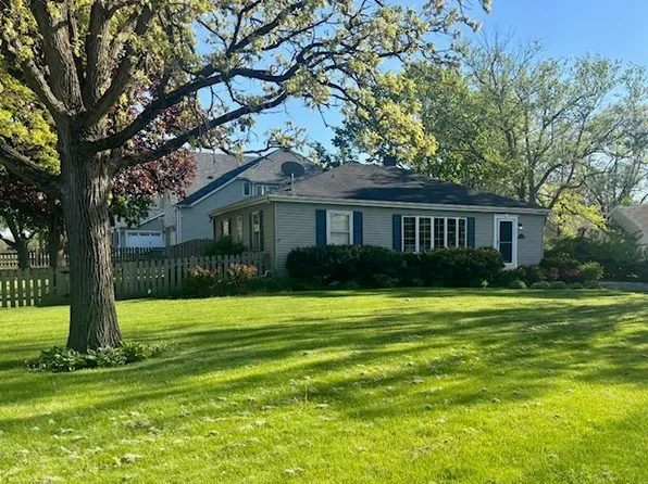 27W213 Manchester Rd, Winfield, IL 60190