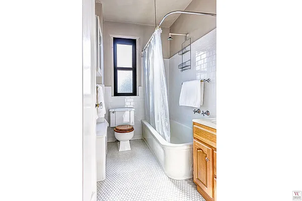 Sold by Wohlfarth & Associates Inc | media 19