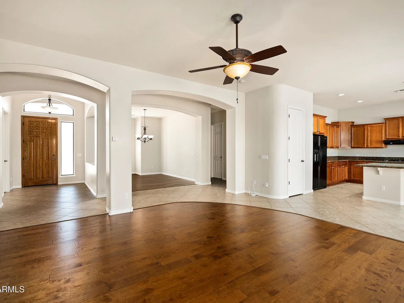 3 bed, 2.5 bath, 2412 sqft, $2,295 — Photo 2