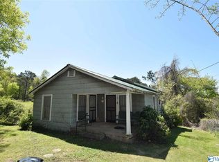 1001 Price St, Guntersville, AL 35976