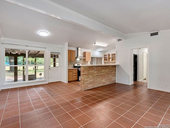 4th image of 2807 KNIGHT ROBIN DR