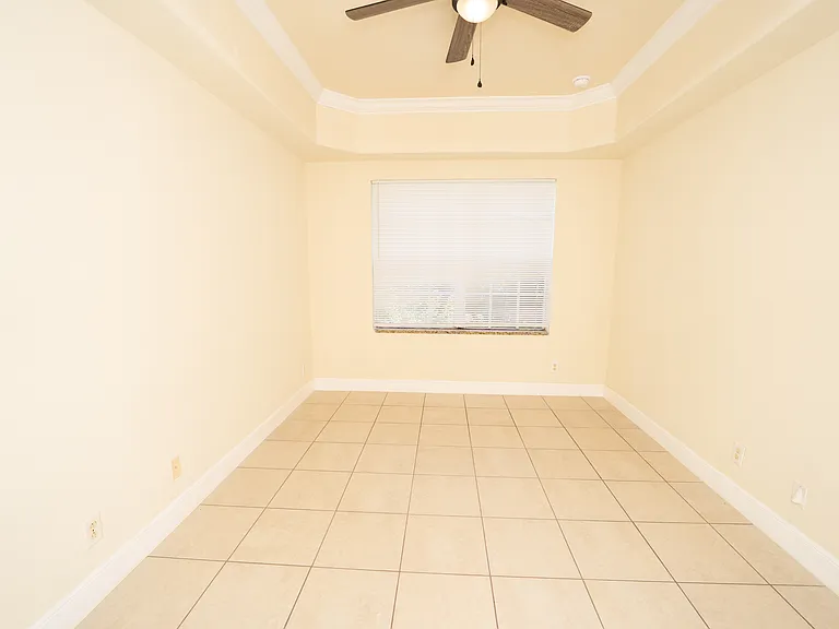 325 NE 23rd Ave #21 — Photo 11