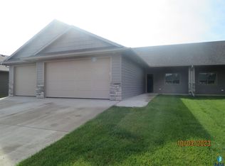 7507 W Flowerfield Pl, Sioux Falls, SD 57106