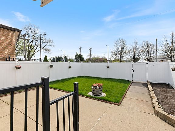 2nd image of 6718 W Forest Preserve Dr