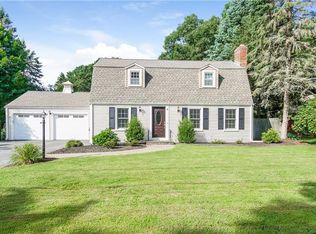8 Larchwood Dr, Cumberland, RI 02864