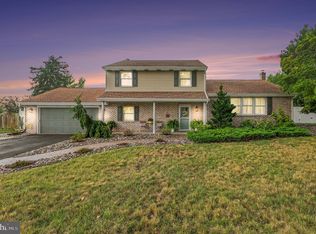 1103 Coppercreek Dr, Mechanicsburg, PA 17050