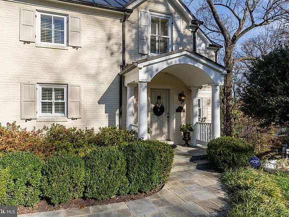 5th image of 6014 Grove Dr